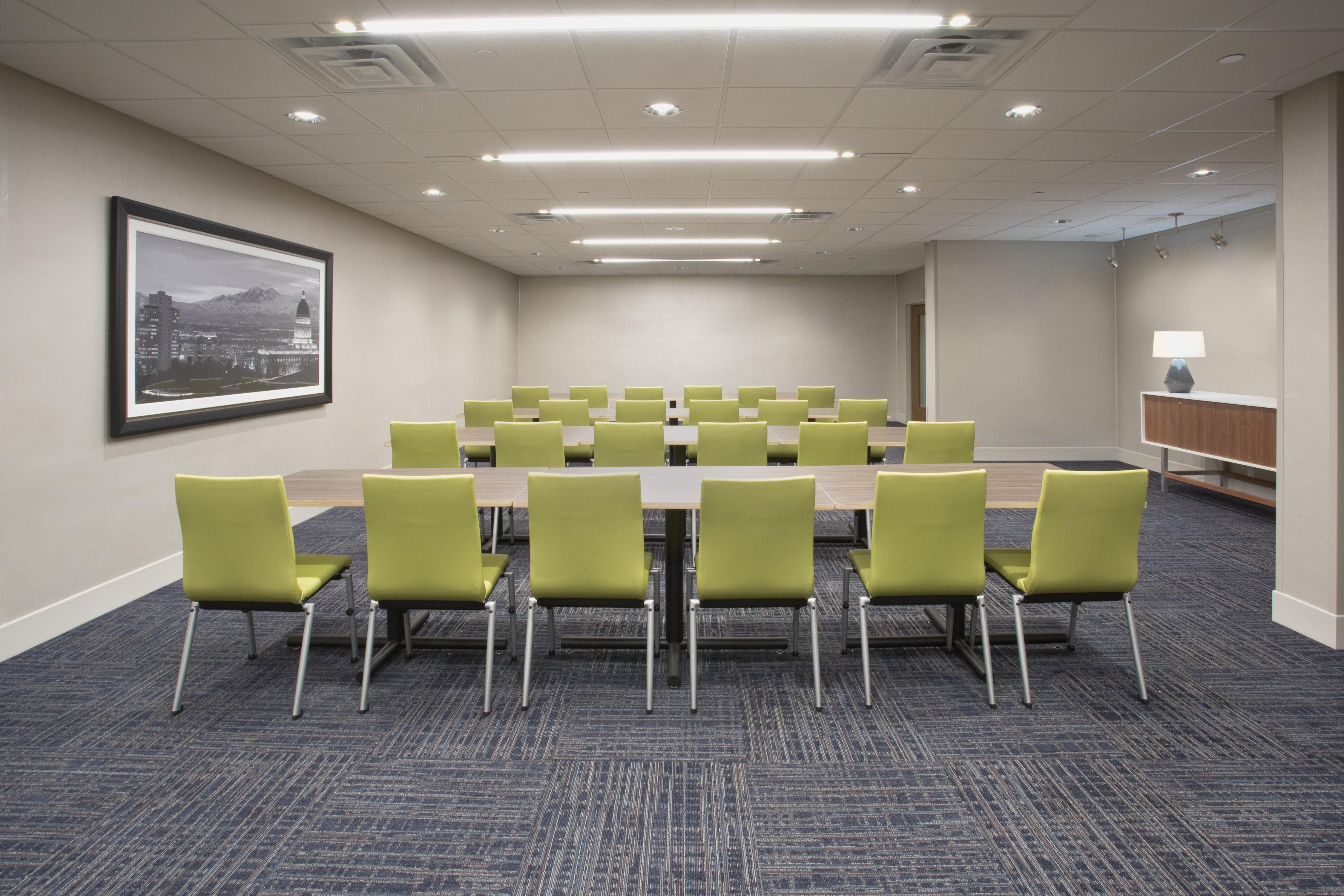 Holiday Inn Express & Suites - Redding By Ihg Extérieur photo
