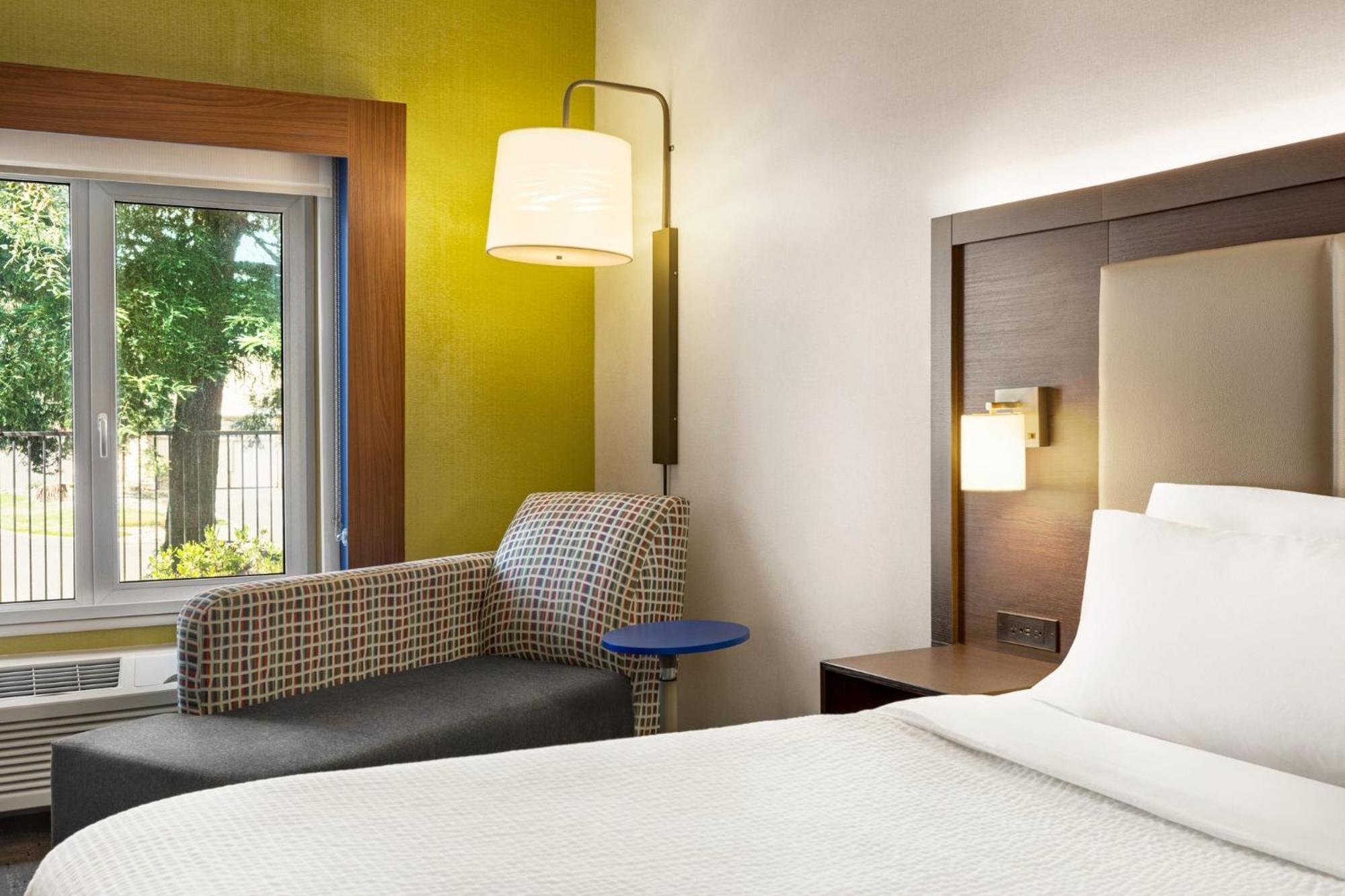 Holiday Inn Express & Suites - Redding By Ihg Extérieur photo