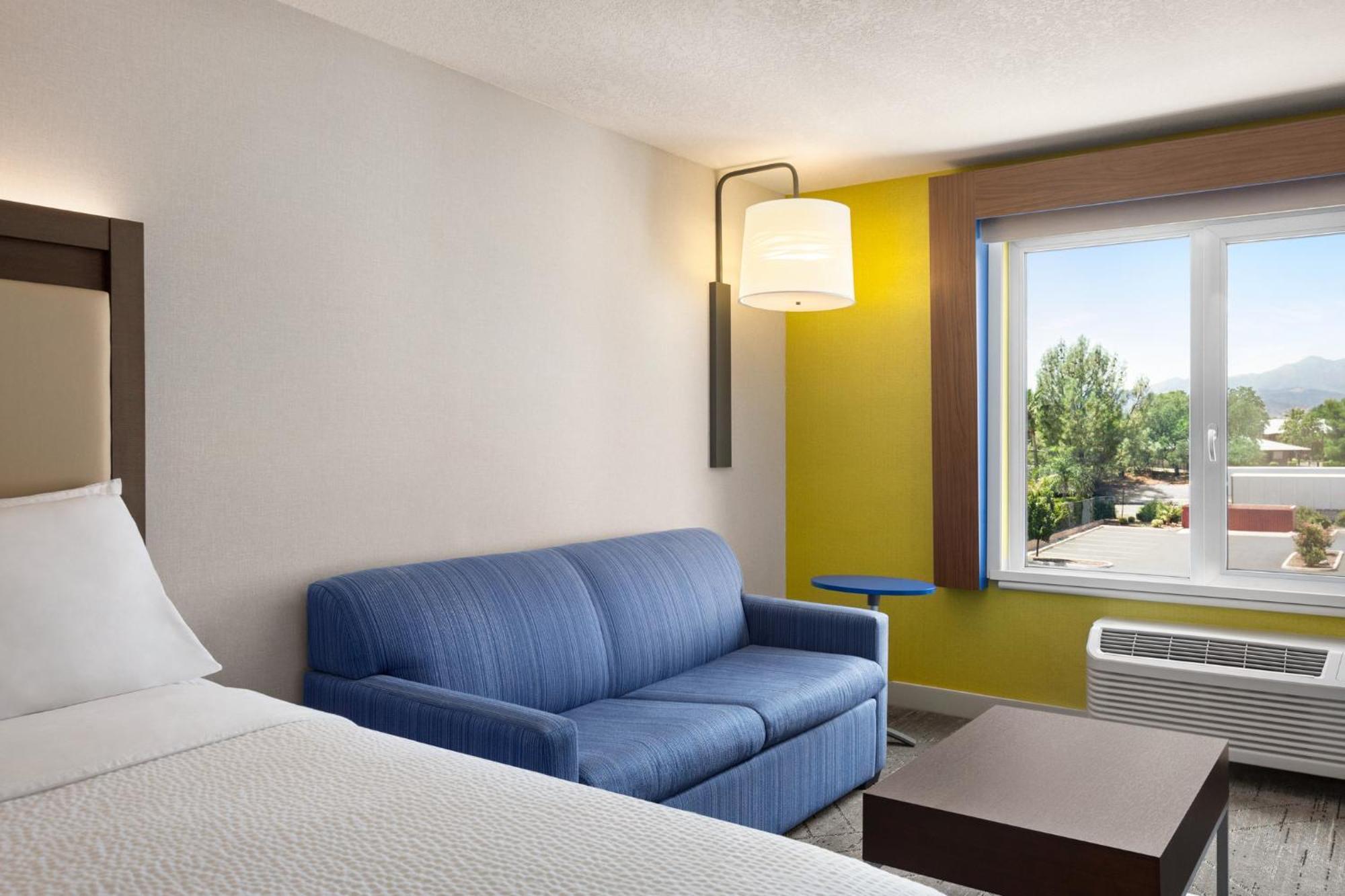 Holiday Inn Express & Suites - Redding By Ihg Extérieur photo