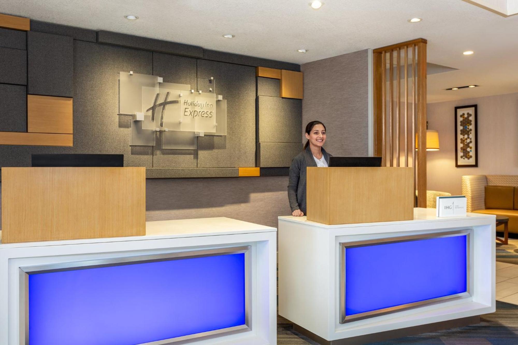 Holiday Inn Express & Suites - Redding By Ihg Extérieur photo